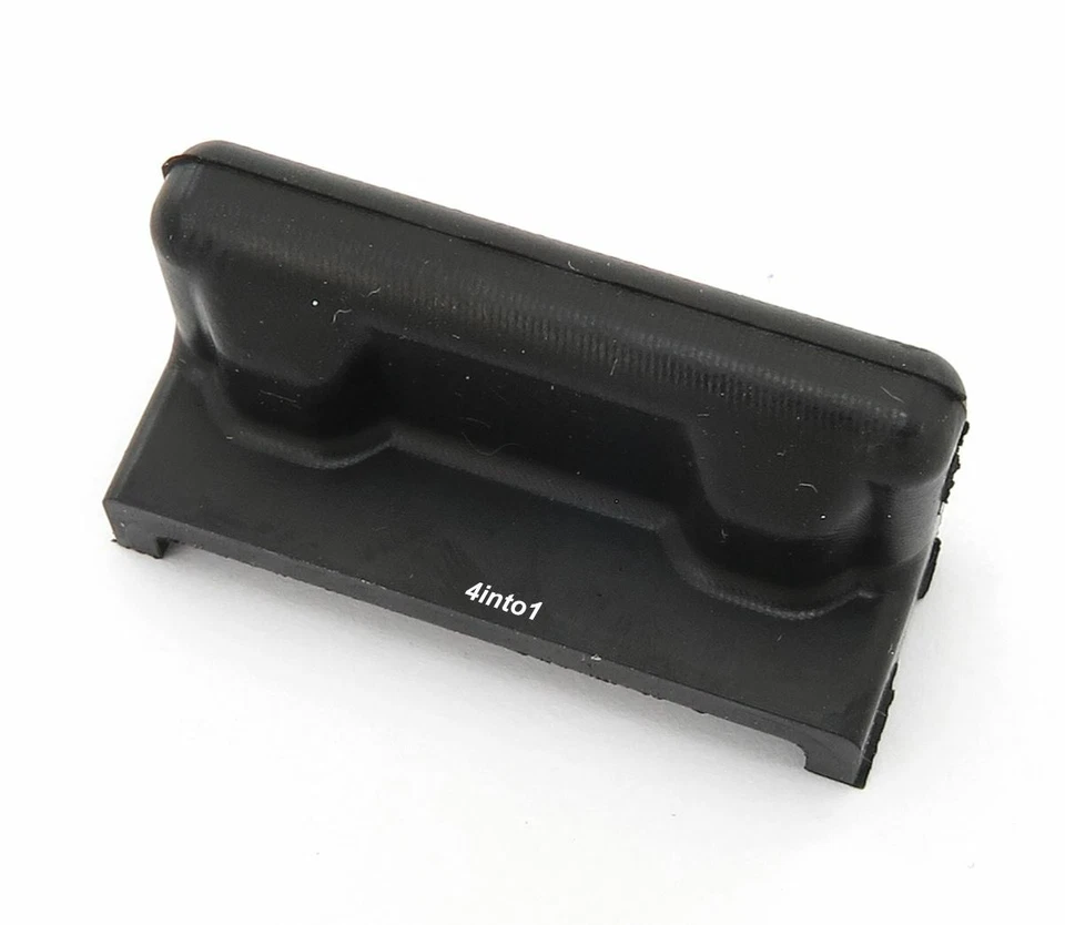 Side Cover Grommet - 83621-333-000 - Honda MT125/250 MR175 CB350F/360/400F/500T - Image 1 of 1