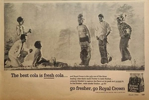 Saco de picnic Royal Crown Cola Race Friends Go Fresher RC anuncio impreso vintage 1964 - Imagen 1 de 4