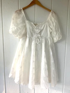 BaeVely White Baby Doll Dress Floral MEDIUM Sheer Puffy Sleeve Wedding EUC - Picture 1 of 6