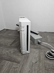 Nintendo Wii Console Gaming System Only RVL-001 White