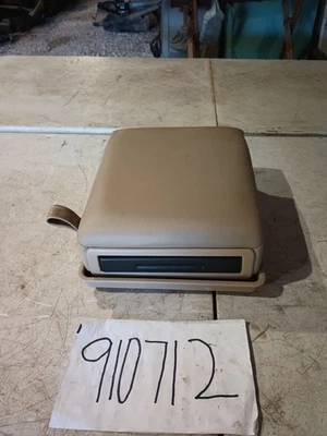 Cadillac SRX 2004-09 SEGUNDA FILA BRAZO DE ASIENTO SOPORTE PORTAVASOS REPOSABRAZOS Foto 1 de 4