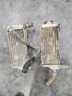 1992 1993 1994 1995 1996 Honda CR250 CR250R Left and Right  Radiator OEM - Image 1 of 4