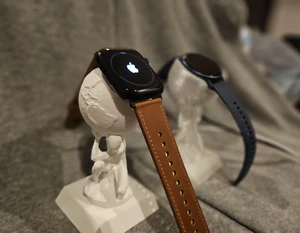 Atlas Charging Stand - Holds the Earth...and your Apple/Vivoactive Garmin Watch - Picture 1 of 8