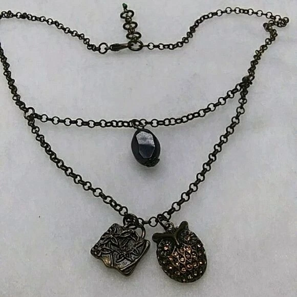 Colar de strass coruja marca da sorte - Imagem 1 de 4