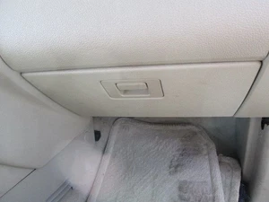 2010 EXPLORER Glove Box 199937 - Bild 1 von 1