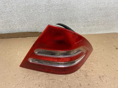 Luz trasera pasajero derecho mercedes-benz c230 c240 w203 2001-2004 clase c u8792 Foto 1 de 4