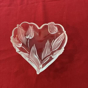 Plato de caramelo/baratija de vidrio en forma de corazón/6"" - Imagen 1 de 7