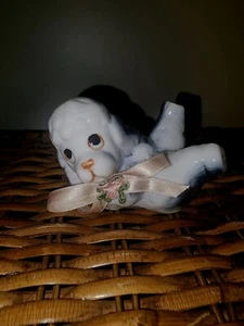 VINTAGE RECLINING POODLE CERAMIC FIGURINE WITH BOW - Picture 1 of 9