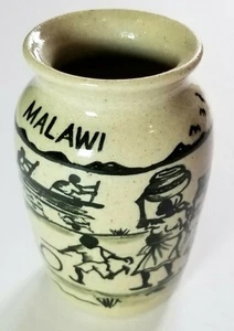 Dedza Malawi Paisaje Familia Pintado a Mano Estudio Arte Cerámica Negro y Marfil Jarrón - Imagen 1 de 5