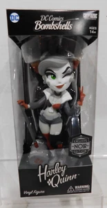 DC Bombshells Harley Quinn Exclusive Vinyl Figure Noir Edition 2018 - Picture 1 of 8
