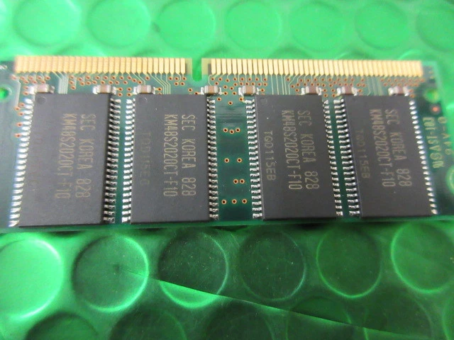 16MB RAM  SDRAM SODIMM MODULE RETRO Gaming KMM466S203CT 32MB RAM UK STOCK - Image 1 of 4