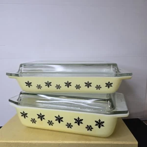 JAJ Pyrex Pair Yellow Snowflake Spacesaver Casseroles X2 With Lids Small & Large - Picture 1 of 24