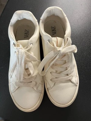 ZARA Blanco Zapatillas bajas UE 35Mujeres Informales Zapatos con cordones Cuero Look Foto 1 de 4