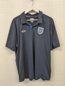 Polo Umbro Uomo Inghilterra Calcio XXL Fuori casa NAvy Blu 004415949 Bottone di Ricambio - Foto 1 di 8
