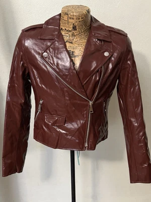 Chaqueta de motociclista de cuero vegano Nine West para mujer talla pequeña Foto 1 de 4