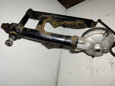 Honda V45 Sabre VF750 1983 brazo oscilante trasero eje extremo de transmisión Foto 1 de 3