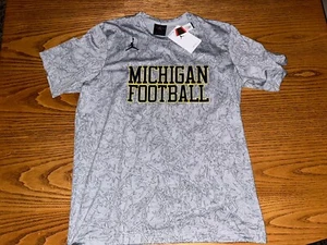 JORDAN MENS MICHIGAN WOLVERINES FOOTBALL DRI FIT T SHIRT SIZE LARGE NWT - Picture 1 of 4