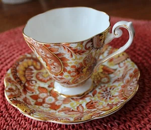 Tazza da tè e piattino Royal Standard England Fine Bone China squisiti!! - Foto 1 di 6