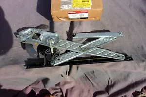 XL1Z-7823208-AA - EXPEDITION,F150, NAVIGATOR. RH frt manual window regulator NOS - Bild 1 von 1