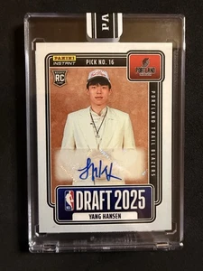 2025-26 Panini Instant NBA Draft Night Yang Hansen #16 Base Auto In Hand C - Picture 1 of 2