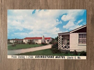 Liberty, Missouri Schleifstein Motel Vintage Postkarte - Bild 1 von 2