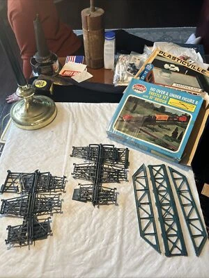 Vintage HO Over & Under Figure 8 Bridge Model Power Set 99 Open Box 10” Parts - Image 1 of 4