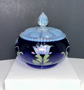 FENTON Designer Showcase Series Purple Lotus Tapa Polvo Caja Caramelo Plato Tarro - Imagen 1 de 14