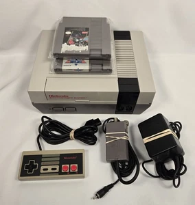 Pacchetto console Nintendo Entertainment System NES con controller OEM e 2 giochi - Foto 1 di 12