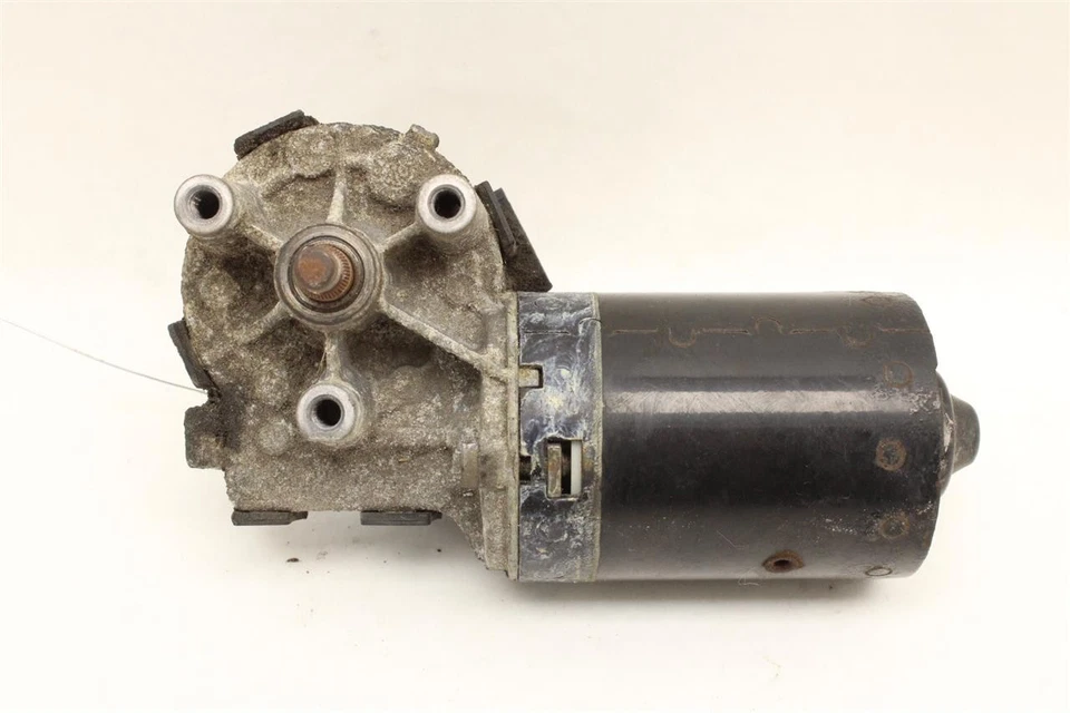 Used Windshield Wiper Motor fits: 2001 Volkswagen Eurovan Conv Grade A - Image 1 of 4