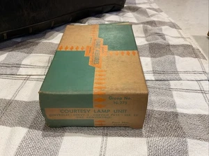 Chevrolet 1964 accesorio unidad de lámpara de cortesía Chevy II Corvair Malibu 985899 - Imagen 1 de 4