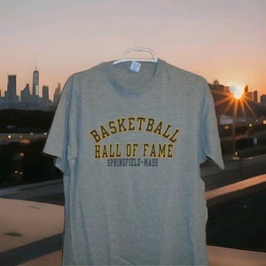 NBA BASKETBALL HALL OF FAME MENS TSHIRT SPRINGFIELD,MA ADULT MEDIUM - Picture 1 of 2