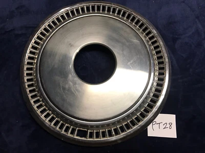 One original Dodge D100 pickup 4WD Front Hubcap 1981 1982 1983 1984 1985 1986 - Image 1 of 4