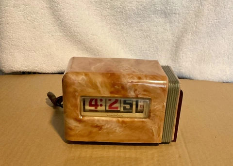 Penwood Numechron "Moderne" clock model 300 Cover