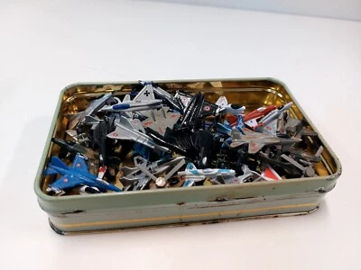 Lotto Di 33 Modellini di aerei Ed Elicotteri Militari  in metallo fine anni '80  - Immagine 1 di 4