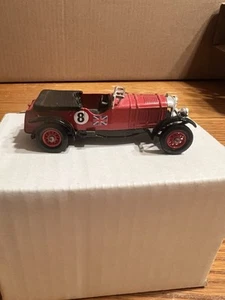 DAYS GONE CLASSIC 1930 BENTLEY 4.5 LITRE MAROON DIECAST CAR - Picture 1 of 5