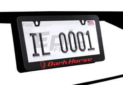 Marco de matrícula de metal premium negro Mustang Dark Horse detallado rojo Foto 1 de 3