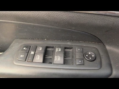 Interruptor de puerta delantera del conductor Wk Body VIN E o F se adapta a 16-22 GRAND CHEROKEE 6799990 Foto 1 de 4