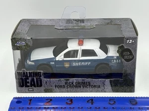Jada 1:32 Hollywood Rides Series The Walking Dead Rick Grimes Crown Victoria - Picture 1 of 24