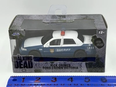 Jada 1:32 Hollywood Rides Series The Walking Dead Rick Grimes Crown Victoria - Image 1 of 4