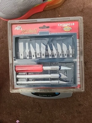 Vintage Pit Bull CHIK0018 Hobby Knife Set AJ Wholesale Distributors Inc - Image 1 of 2