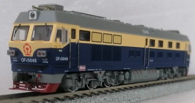 Chinese Diesel locomotive DF4C (By CHINA RAILWAY) N-scale NEW - Image 1 of 4