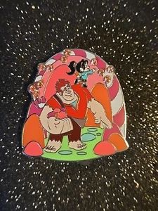Disney Pixar Wreck It Ralph 2014 Disney Parks Jewerly Gem Pin Red Green Pink - Picture 1 of 3