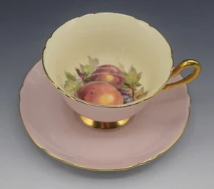 SHELLEY ENGLAND PINK HEAVY GOLD FRUITS TEACUP AND SAUCER GAINSBOROUGH VINTAGE - Picture 1 of 15