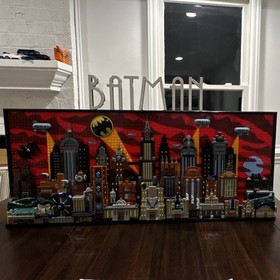 LEGO Batman Gotham City 76271 - Used 99% WITH MINIFIGURES AND INSTRUCTIONS