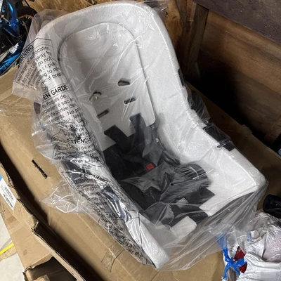 Nuna PIPA - Base de asiento de coche (base nueva) cubierta usada Foto 1 de 4