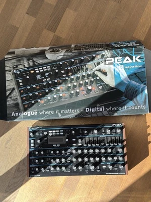 Novation Peak 8-STIMMIGER Polyphoner Desktop-Synthesizer - Bild 1 von 4