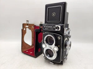 Vintage Yashica Mat 124 Medium Format TLR Camera - Yashinon 80mm F3.5/2.8 Lenses - Picture 1 of 12