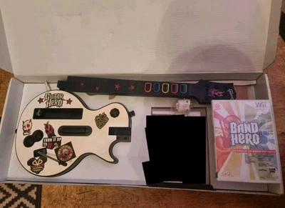 Wii Guitar Hero Guitar ottime condizioni con Legends Of Rock & Band Hero - Immagine 1 di 4