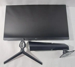 LG 32GN650-B Ultragear Gaming Monitor 32 QHD (2560 x 1440) (DAMAGED / READ) - Picture 1 of 6