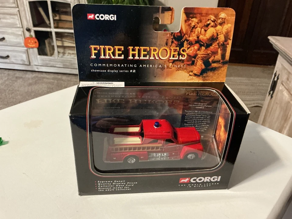 Corgi Fire Heroes CS90012 Seagrave Sedan Pumper Die-Case Fire Truck 2002